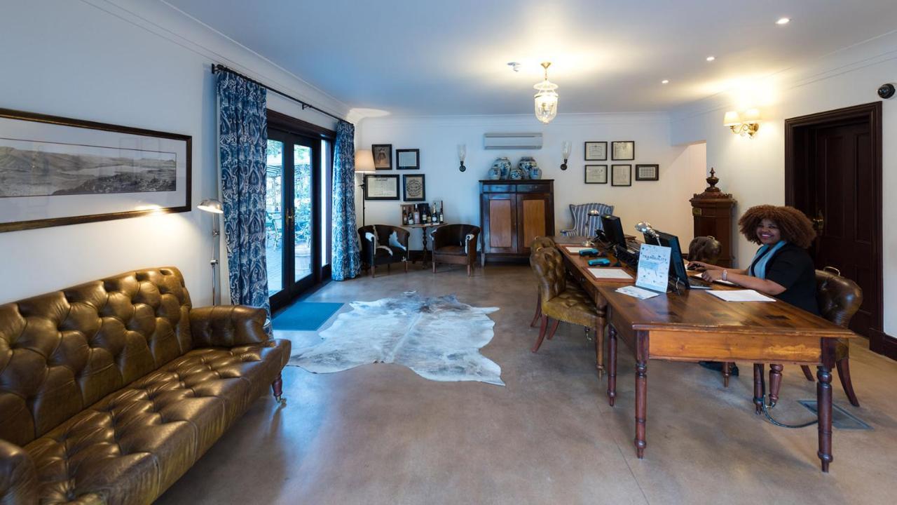 Drostdy Hotel Graaff-Reinet Exterior foto The interior of the club